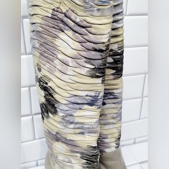 DIBRERA by Paolo Zanoli Soft Gray Leather High Heel Boot Pointed Toe Floral Plea - Picture 10 of 10